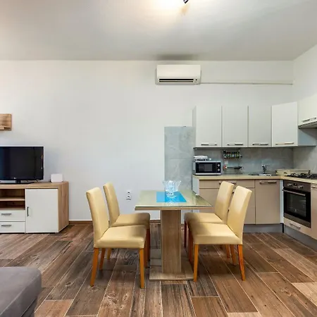 Fuer 4 Personen Ca 60 Qm In Pula, Istrien Istrische Riviera Appartement